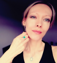 Load image into Gallery viewer, a model wearing a silver mood ring and a silver mood necklace