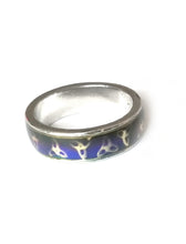 Load image into Gallery viewer, celtic mood ring in a band design by best mood rings