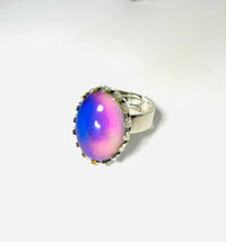 Load image into Gallery viewer, Crown Setting Mood Ring Dark Silver Shade