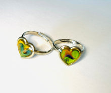 Load image into Gallery viewer, Heart Swirly Mood Ring