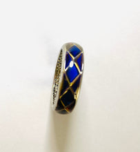 Load image into Gallery viewer, 2 Tone Diamond Band Mood Ring Size 9