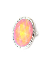 Load image into Gallery viewer, mood ring with large mood turning orange