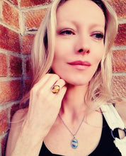 Load image into Gallery viewer, model wearing a marble mood ring and a marble mood necklace