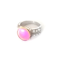 Load image into Gallery viewer, Pretty Oval Mood Ring