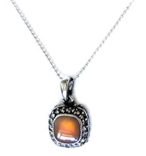 Load image into Gallery viewer, square mood pendant turning orange color