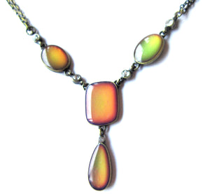 mood changing necklace turning orange and green