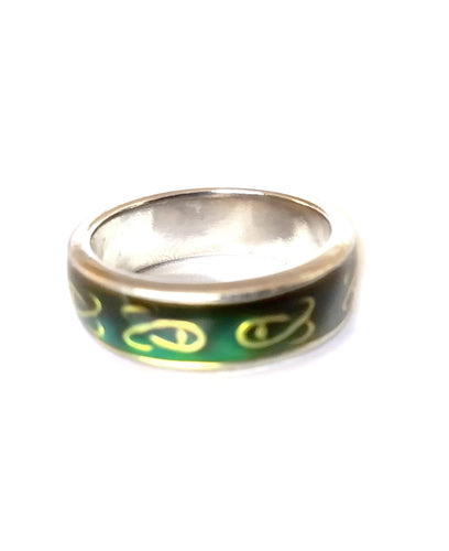 a Celtic band mood ring with a Celtic knot