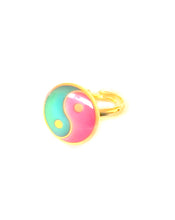 Load image into Gallery viewer, a child sized yin yang mood ring with a golden band by best mood rings