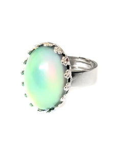 a crown setting oval mood ring turning a green color mood meaning by best mood rings