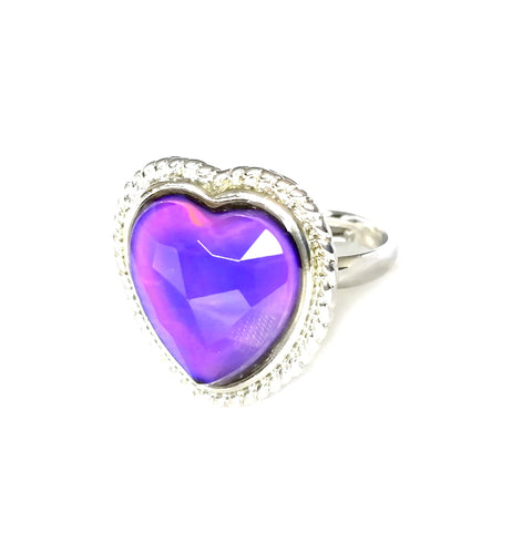 a heart mood ring with a purple mood color