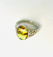 Load image into Gallery viewer, Swirl Oval Mood Ring Size 8.5 / 9
