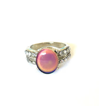 Load image into Gallery viewer, Pretty Oval Mood Ring