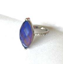 Load image into Gallery viewer, Sterling Silver Mood Ring Size 7 Seconds