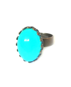 mood ring with oval mood design showing turquoise mood color by best mood rings