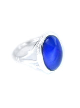 Load image into Gallery viewer, a sterling silver mood ring turning a blue mood color