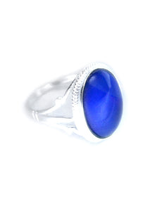 a sterling silver mood ring turning a blue mood color