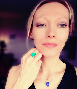 beautiful mood ring and mood necklace worn by a model at best mood rings