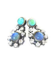 Load image into Gallery viewer, vintage mood earrings in bronze with stones